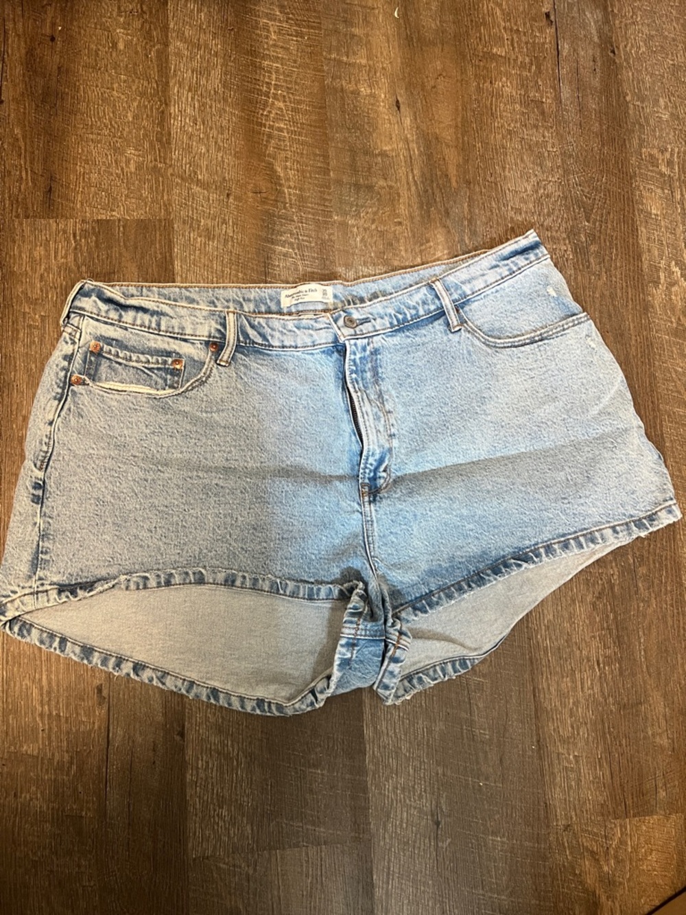 Abercrombie Light Wash Denim Women’s Shorts